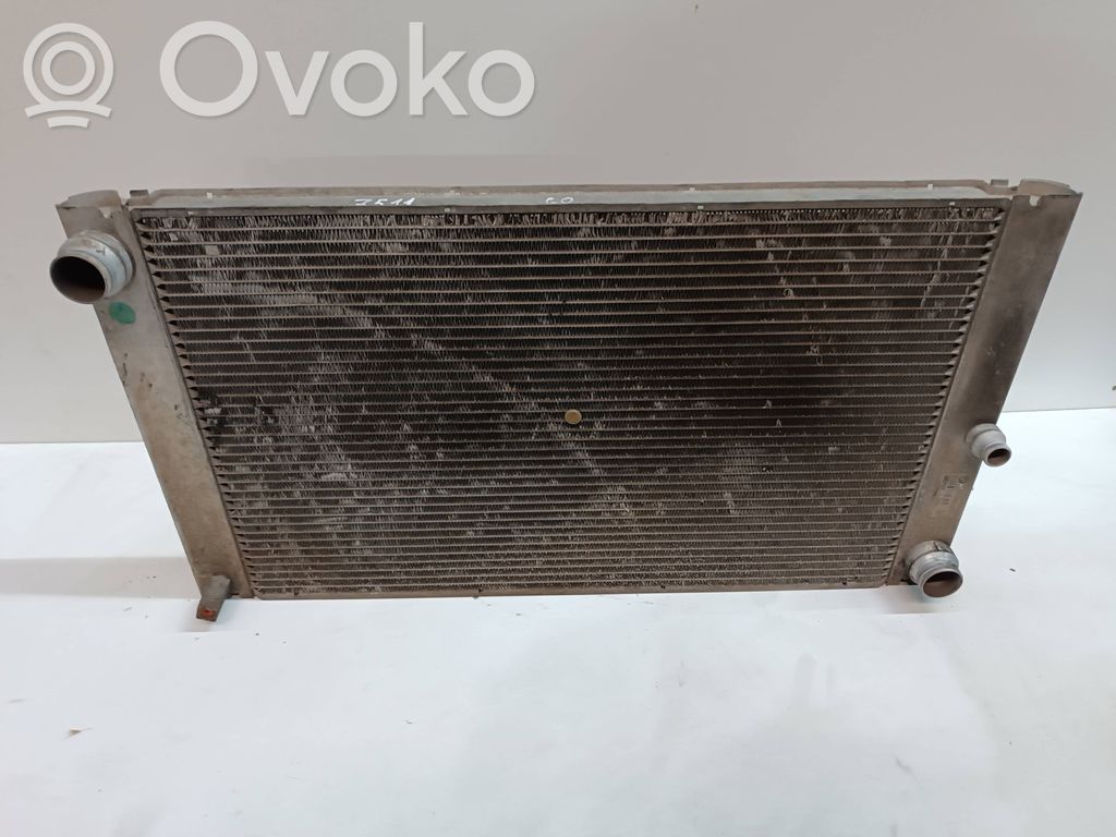 BMW 5 E60 E61 Dzesēšanas šķidruma radiators 