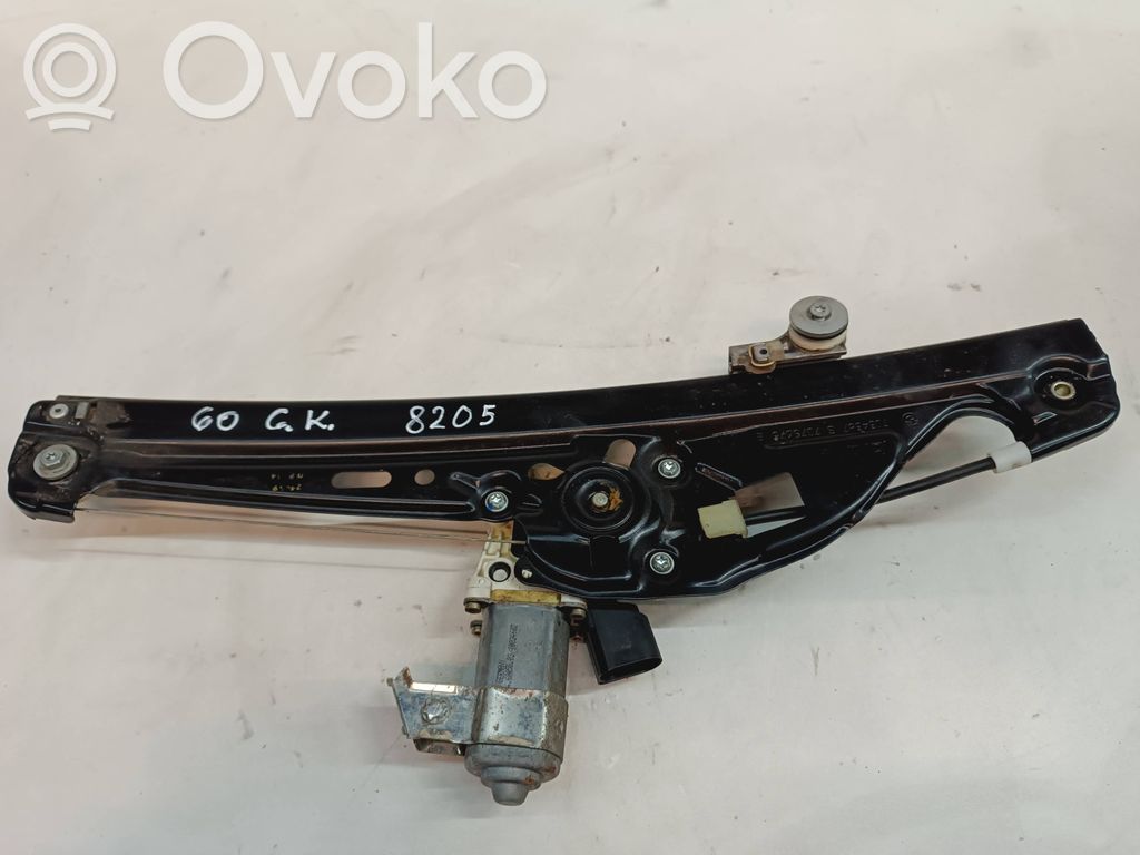 Rear door window regulator with motor   8205