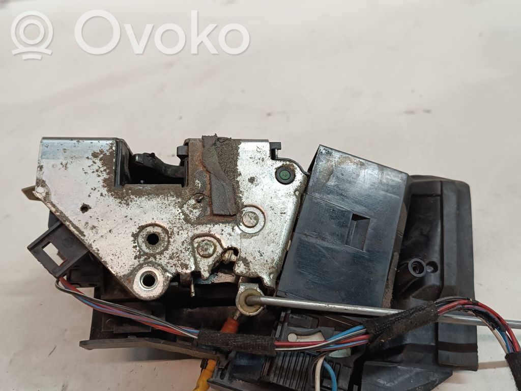 BMW 5 E39 Priekšpusē slēdzene 