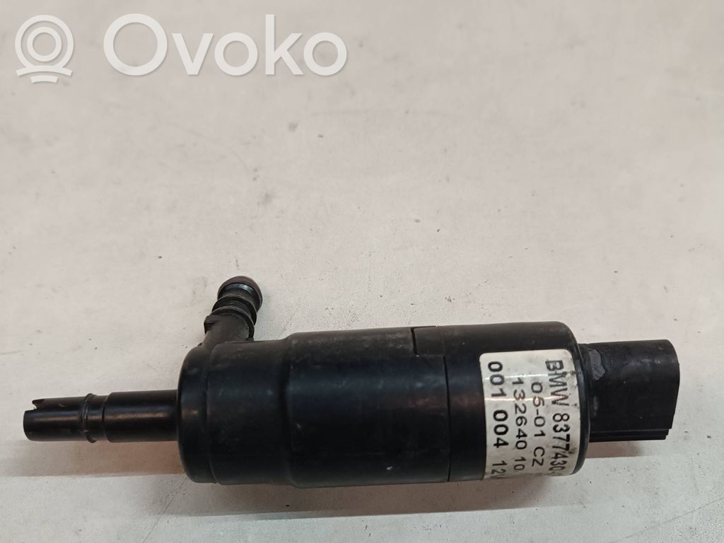 BMW 5 E60 E61 Headlight washer pump 