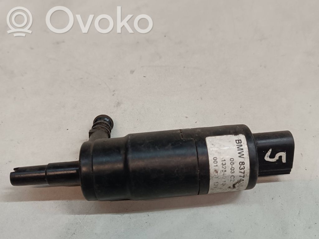 BMW 5 E60 E61 Headlight washer pump 