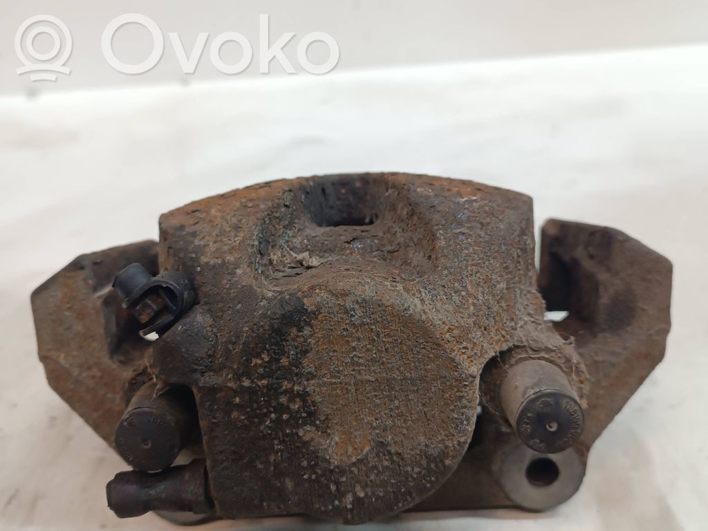 Front brake caliper   8915