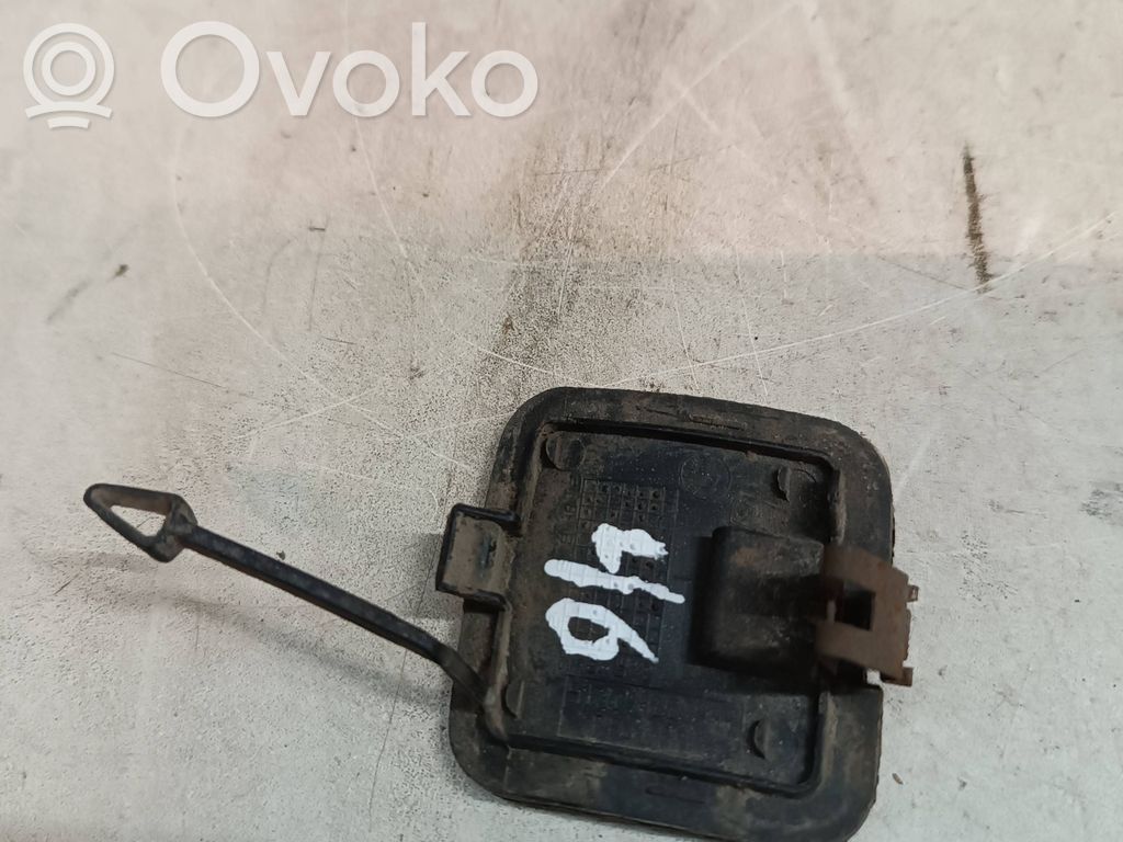 BMW 3 E46 Takapuskurin hinaussilmukan suojakansi 