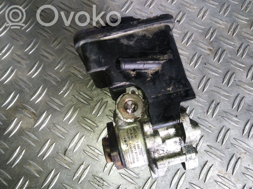 BMW 3 E46 Power steering pump 
