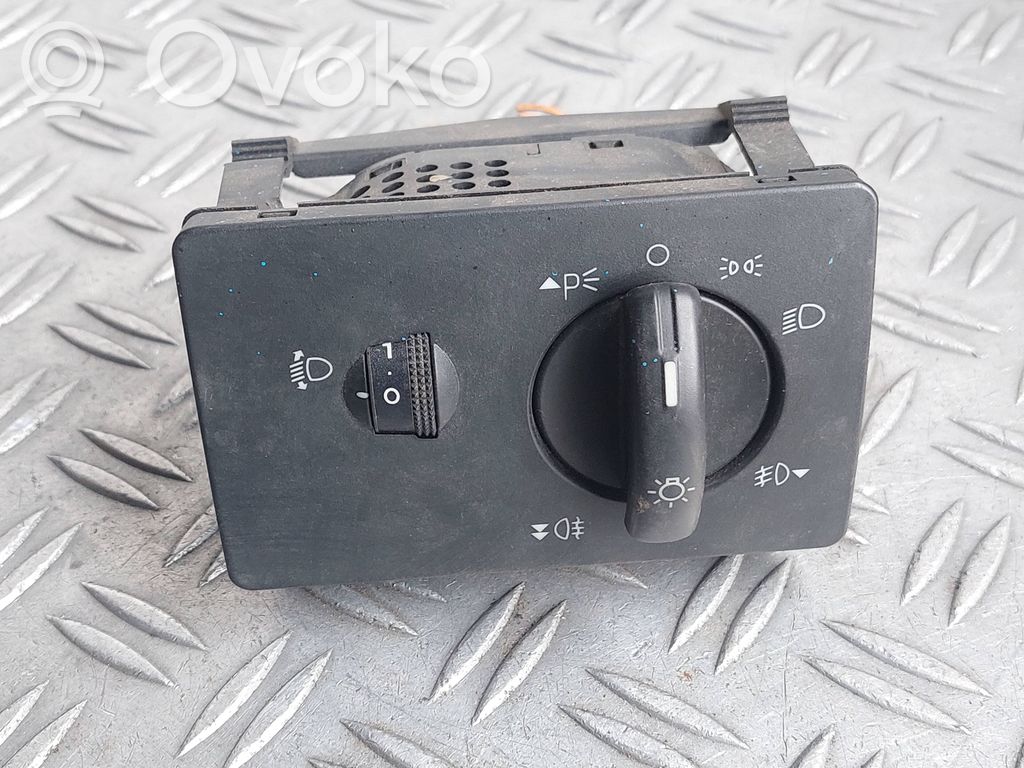 Ford Focus Light switch 