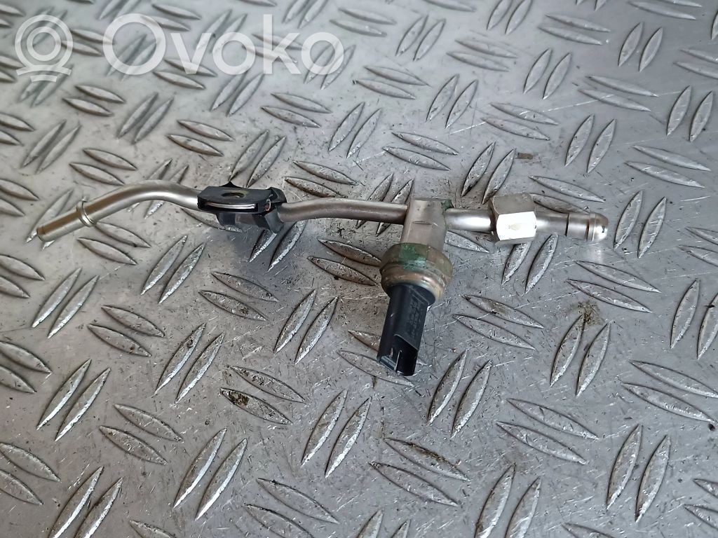 BMW 3 E90 E91 Fuel pressure sensor 