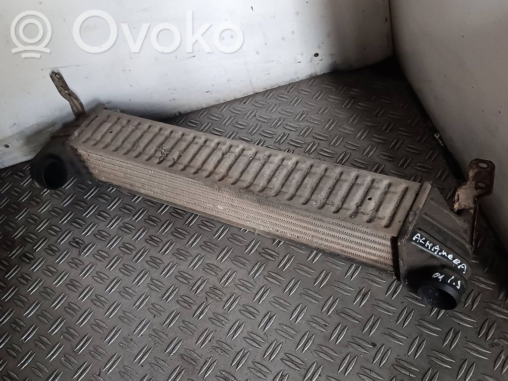 Seat Alhambra (Mk1) Радиатор интеркулера 