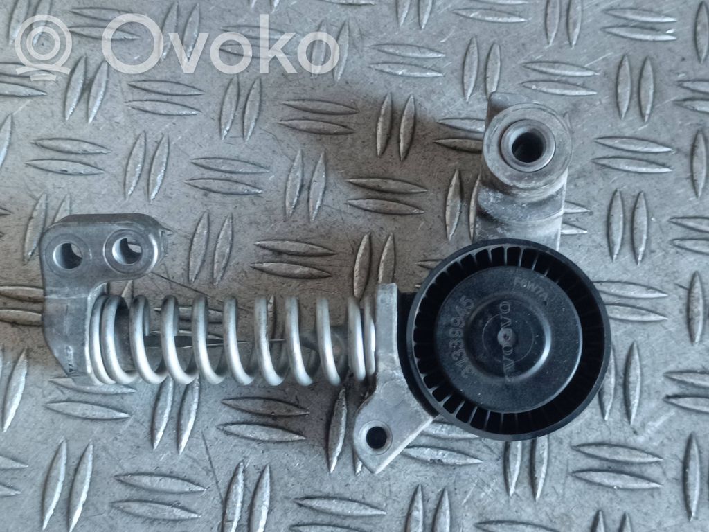 Volvo V40 Diržo įtempėjas 