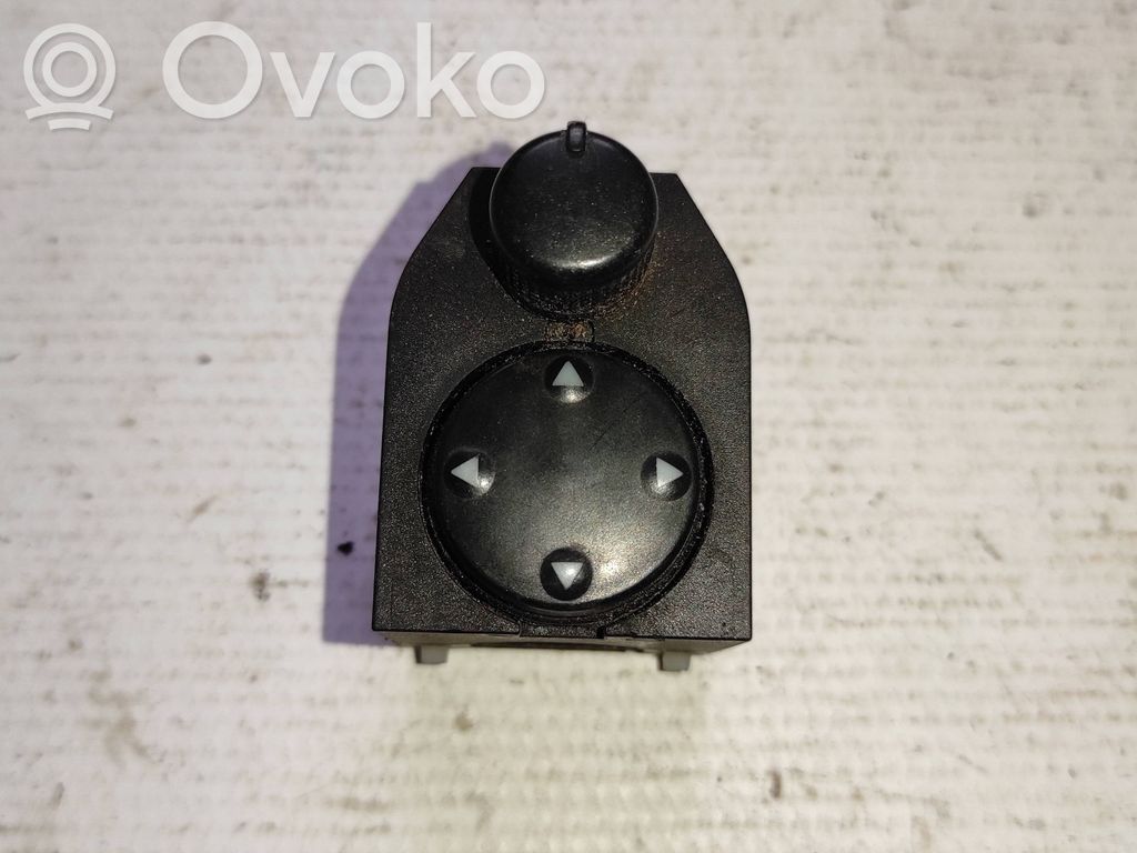 Audi A8 S8 D2 4D Wing mirror switch 