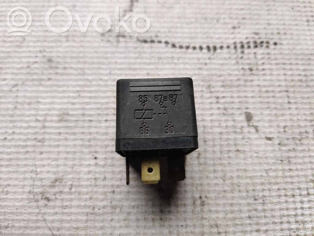 Audi A4 S4 B5 8D Other relay 