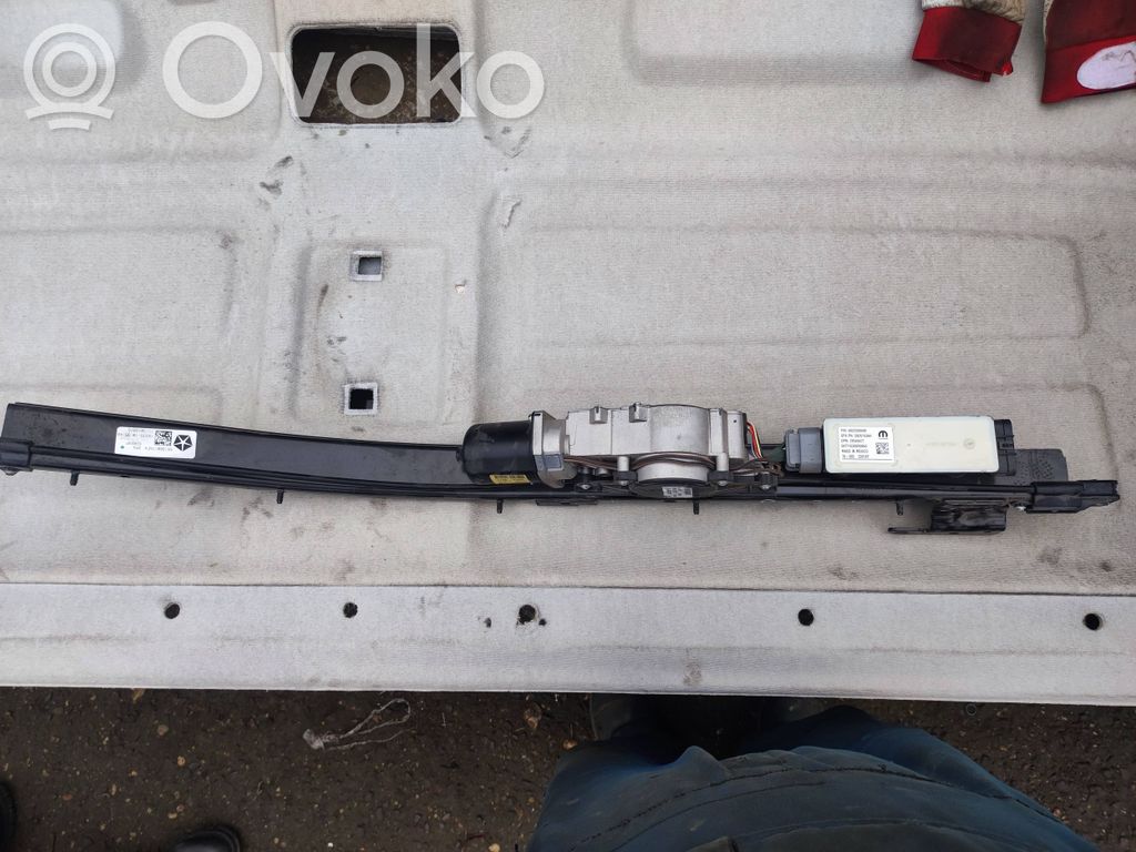 Sliding door middle roller runner   68186017AF,6487370,68186017AF