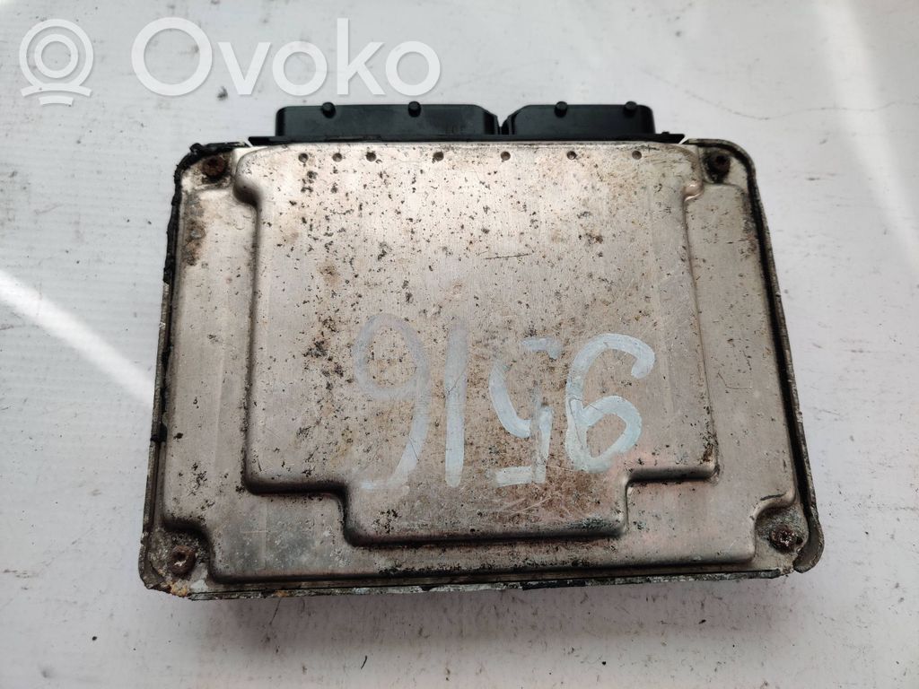 Volkswagen Transporter - Caravelle T4 Engine control unit/module 