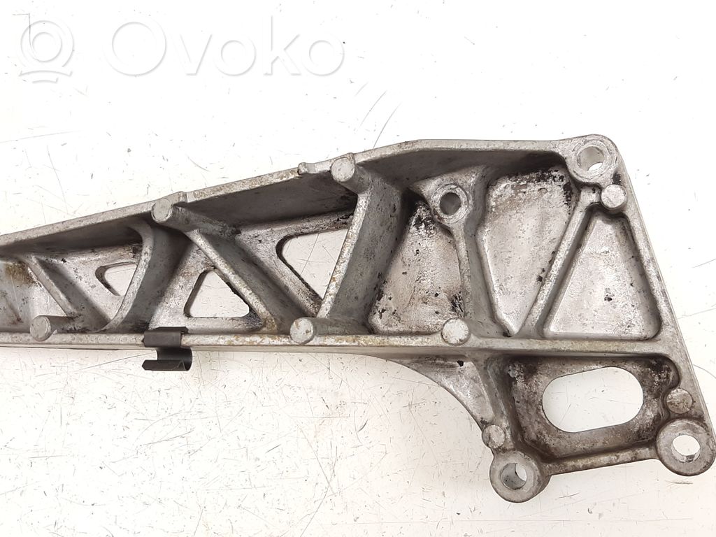 Engine mounting bracket   1129379