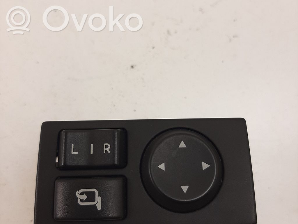 Isuzu D-Max Wing mirror switch 