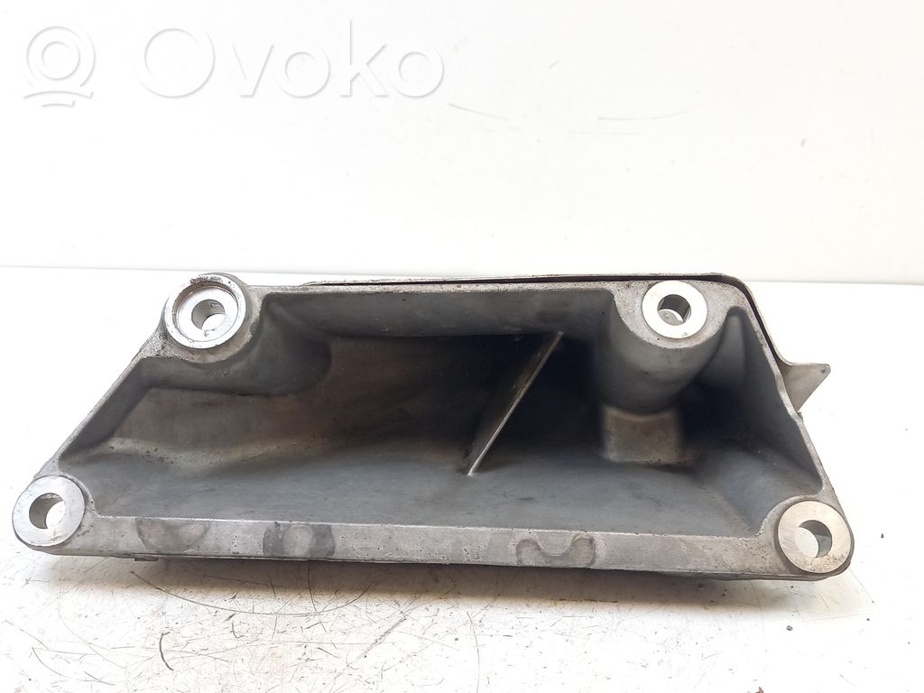 BMW 3 E90 E91 Engine mounting bracket 