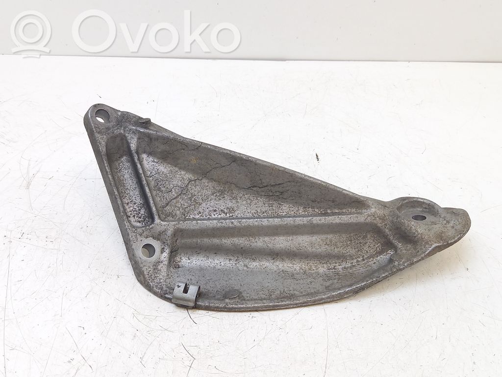Engine mounting bracket   6771069,13807410