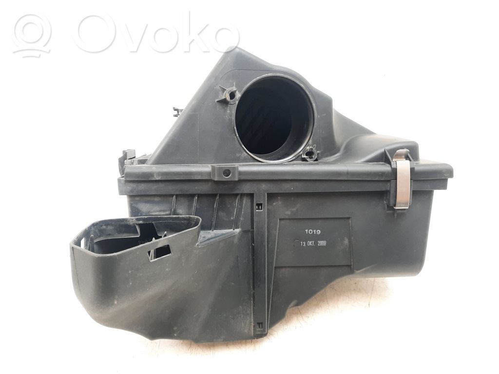 BMW 1 E81 E87 Air filter box 