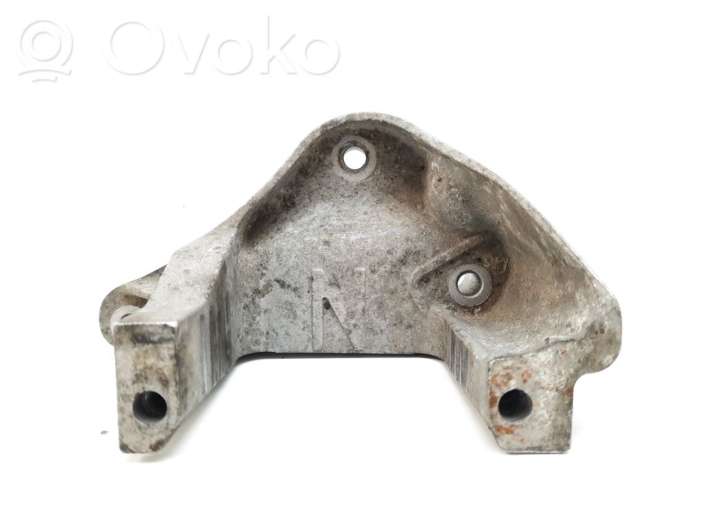 Peugeot 4007 Engine mounting bracket 