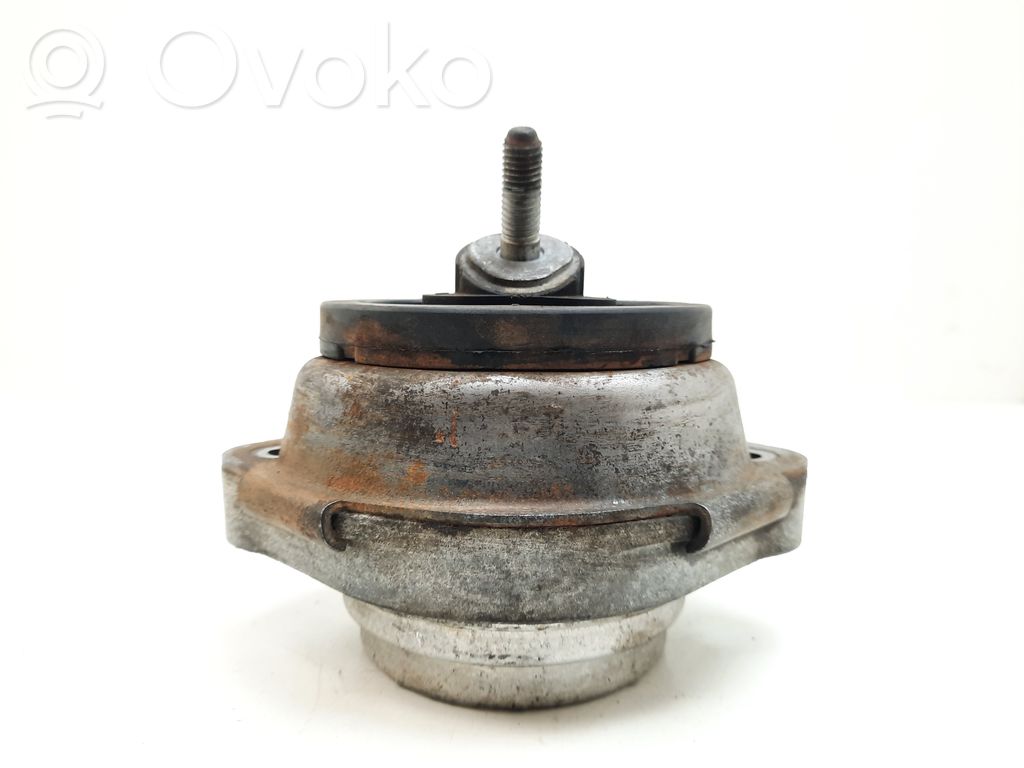 Engine mount bracket   6758430,675843002