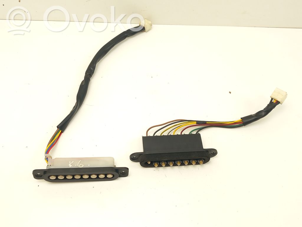 Mazda MPV Sliding door contact joint 