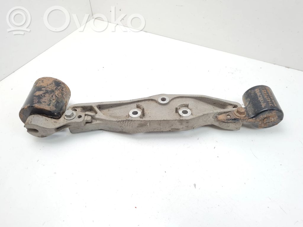 Volvo S90, V90 Gearbox mounting bracket 