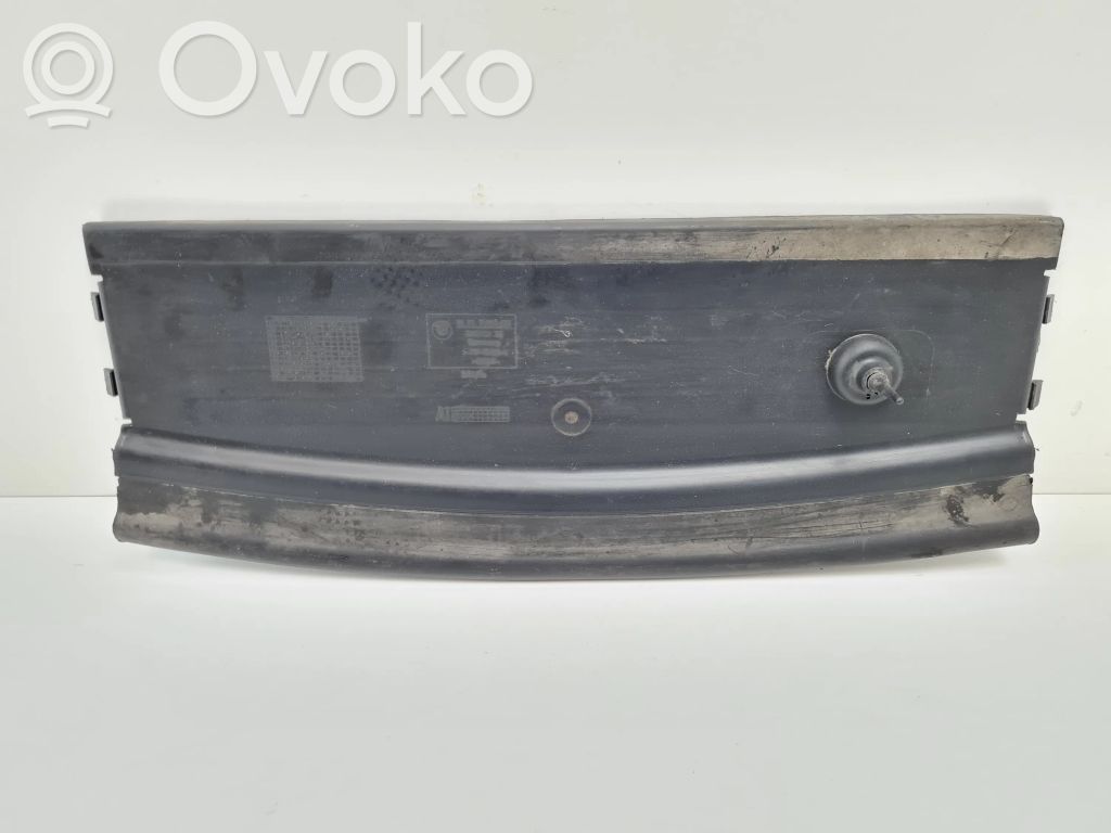 Radiator trim   229800,748506