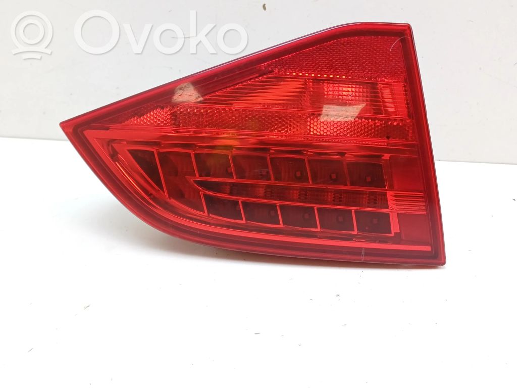 Audi A4 S4 B8 8K Galinis žibintas dangtyje 