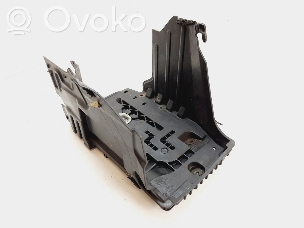 Volvo S80 Akumuliatoriaus tvirtinimo padas 