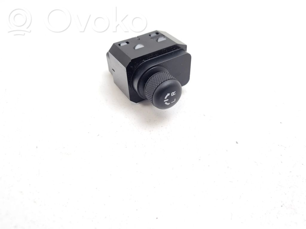 Suzuki Kizashi Wing mirror switch 
