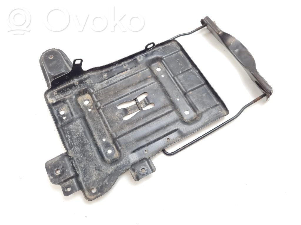 Suzuki Kizashi Battery tray 