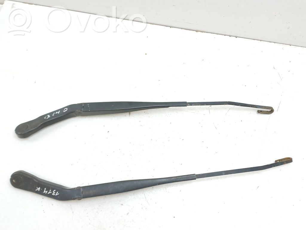 Opel Meriva A Front wiper blade arm 