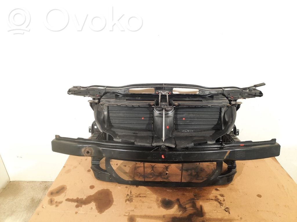 BMW 3 E90 E91 Radiatorių panelė 