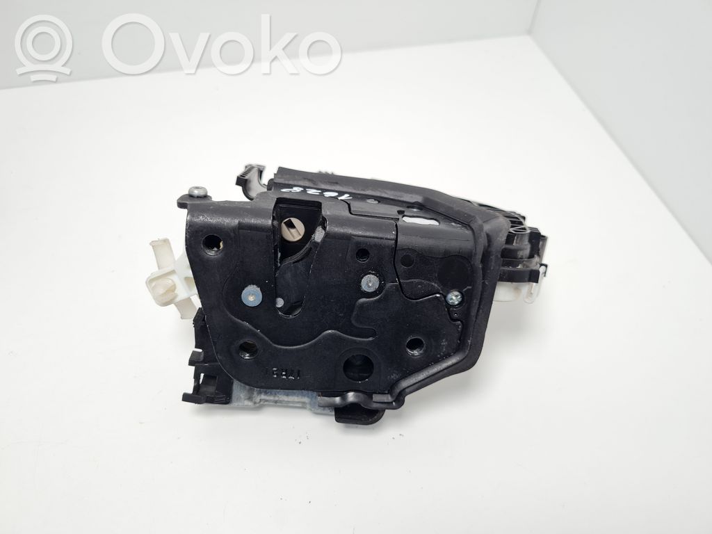 Audi A4 S4 B9 8W Etuoven lukko 