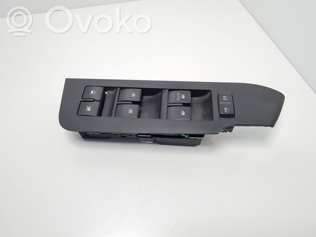 Chevrolet Captiva Electric window control switch 