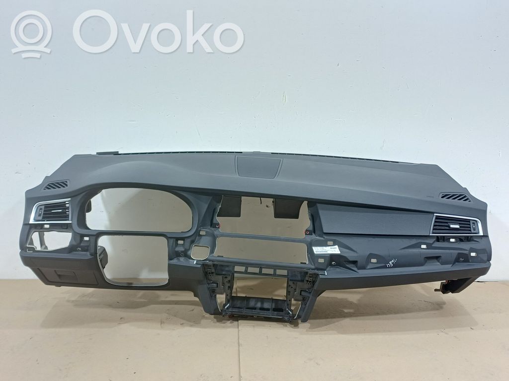 BMW 5 GT F07 Панель 