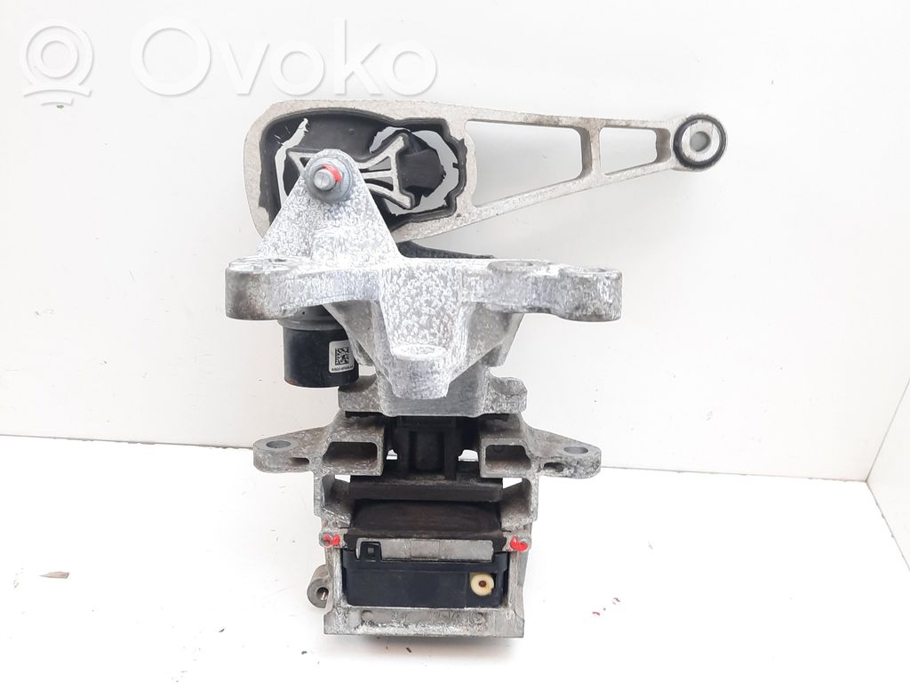 Engine mount bracket   K8D26R096AA,K8D26F030AA
