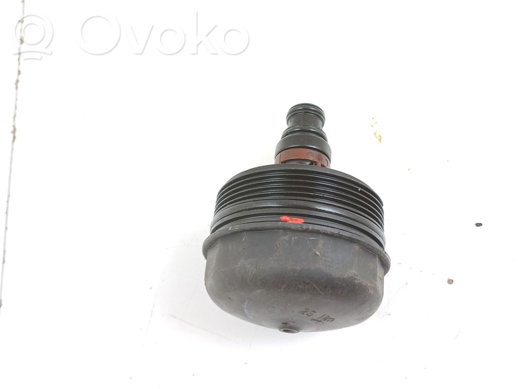 BMW 1 E81 E87 Oil filter cover 