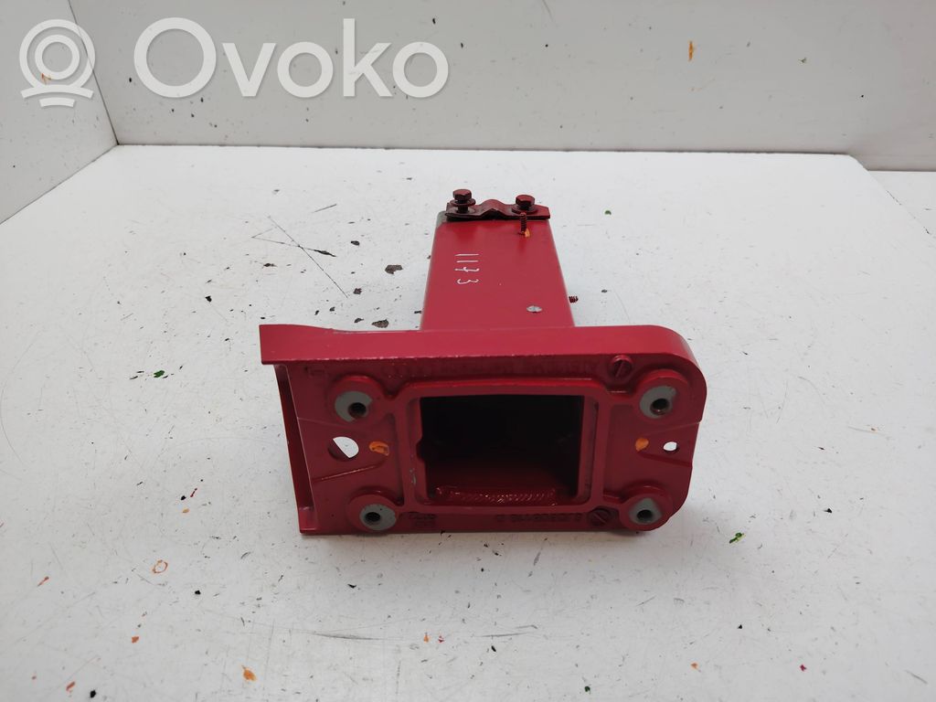 Front bumper mounting bracket   8J0806110D