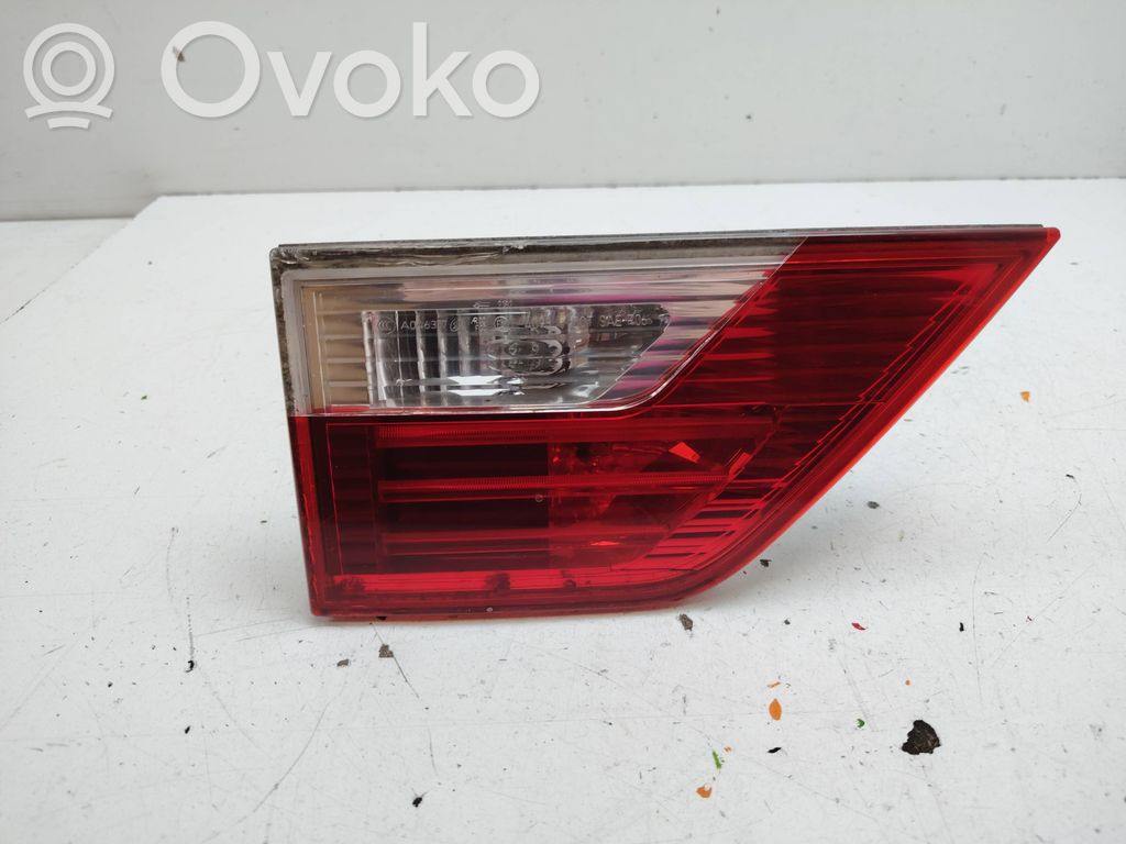 BMW X3 E83 Aizmugurējais lukturis pārsegā 
