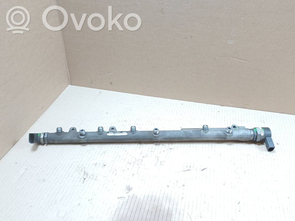 BMW 5 E60 E61 Rampă alimentare injectoare 
