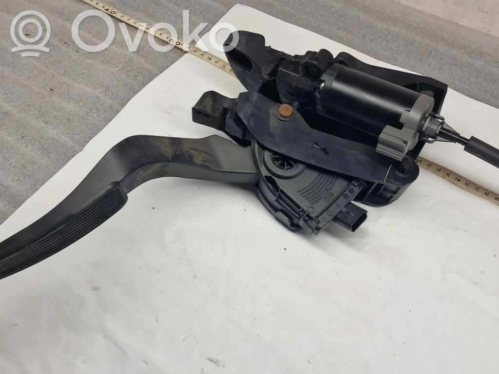 Accelerator throttle pedal   04861716AB,05154105AD