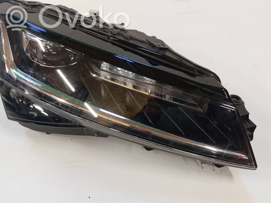 Skoda Superb B8 (3V) Scheinwerfer 