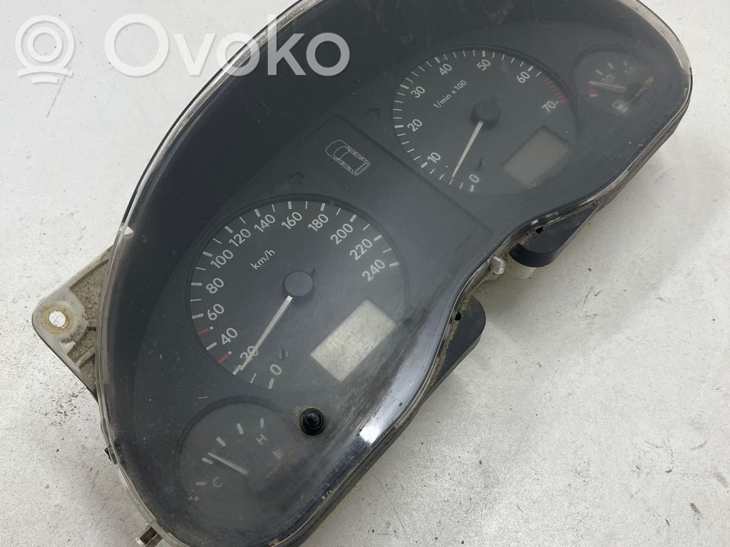 Volkswagen Sharan Speedometer (instrument cluster) 