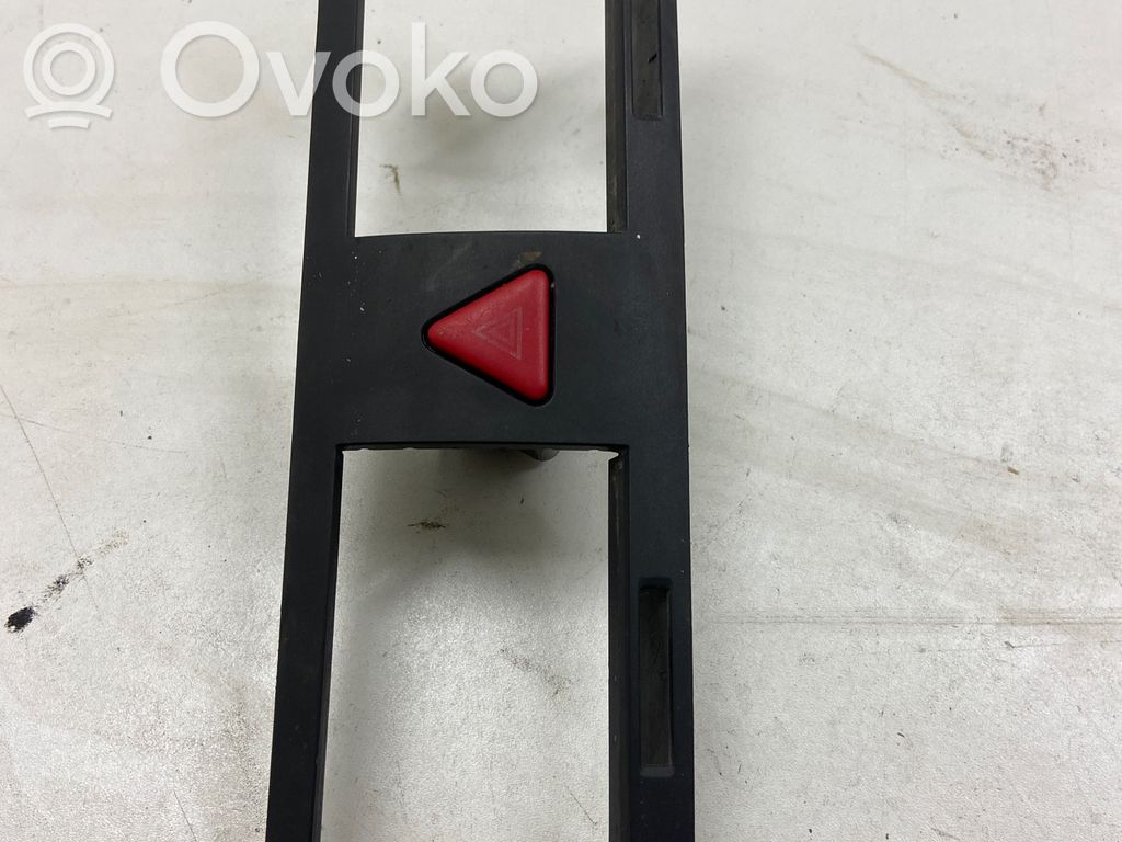 Skoda Fabia Mk1 (6Y) Rejilla de ventilación central del panel 