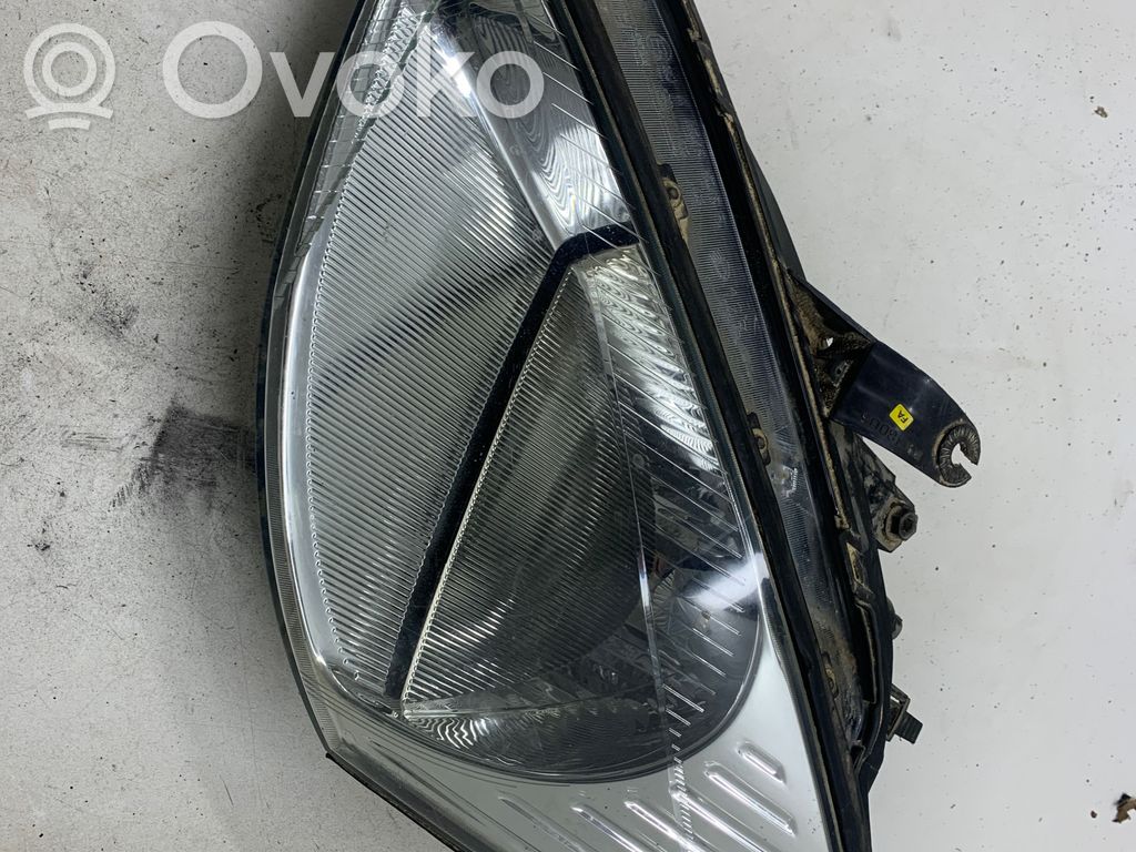 Ford Focus Headlight/headlamp 