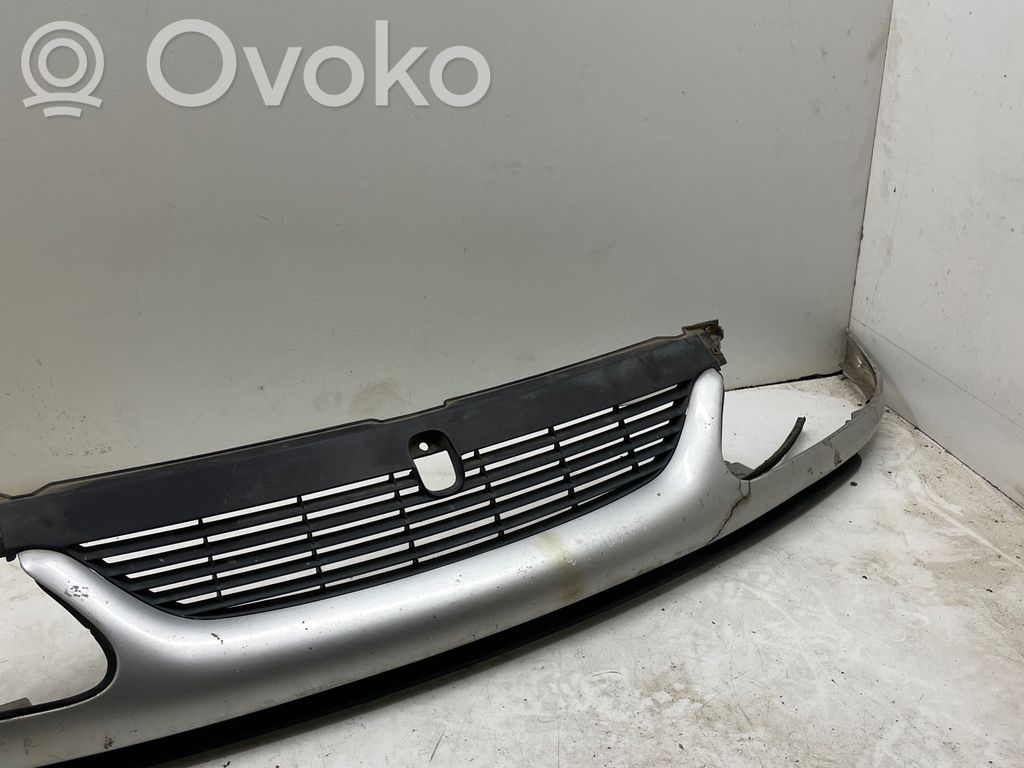 Atrapa chłodnicy / Grill   6025312012,200189