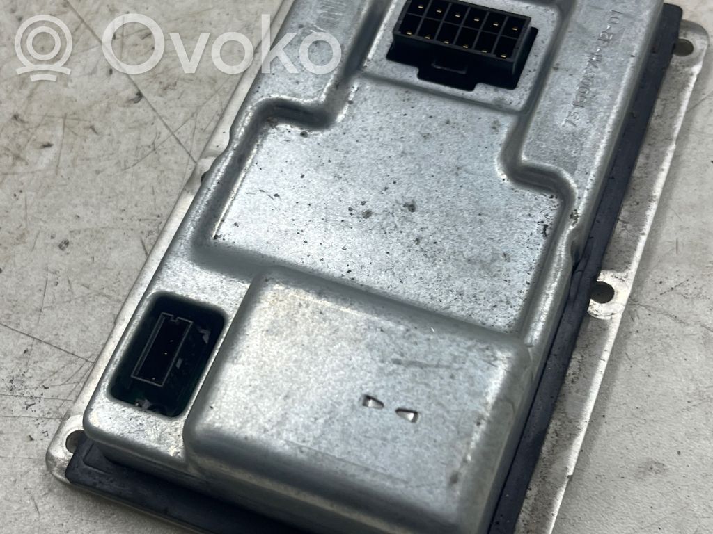 Audi A4 S4 B6 8E 8H Voltage converter/converter module 