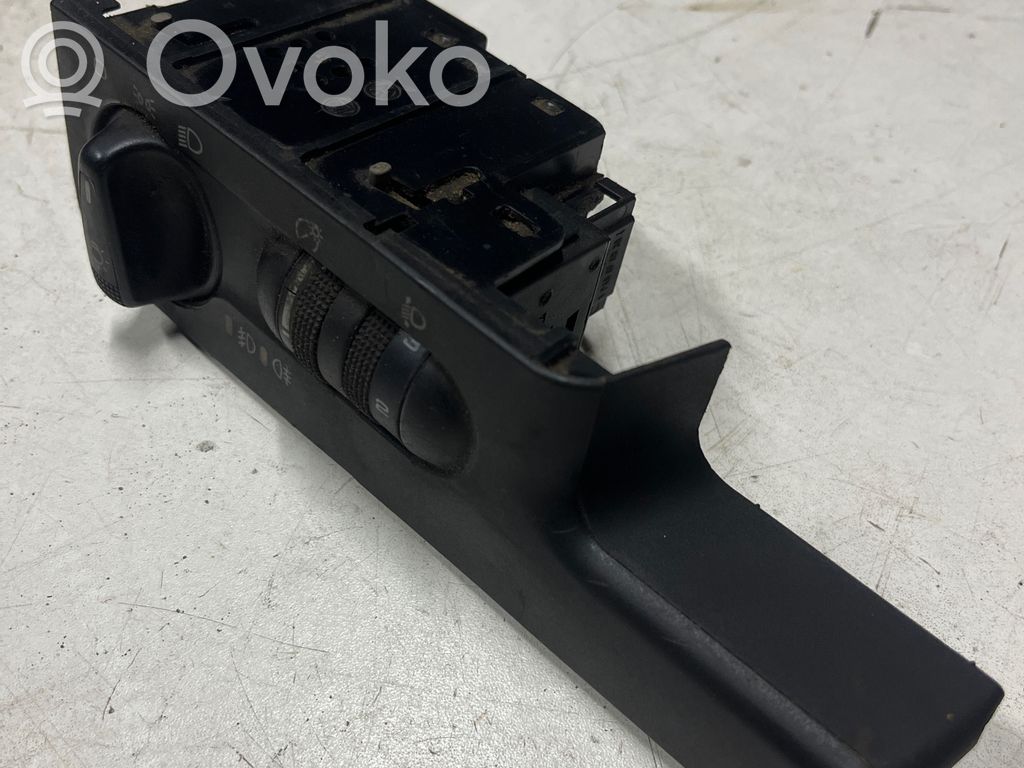 Volkswagen PASSAT B4 Interruptor de luz 