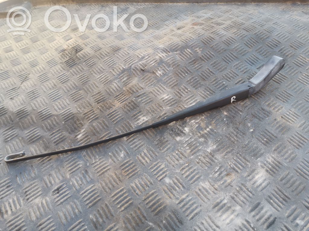 Volvo S80 Front wiper blade arm 