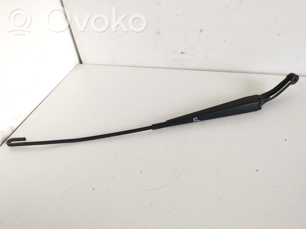 Volvo S80 Front wiper blade arm 